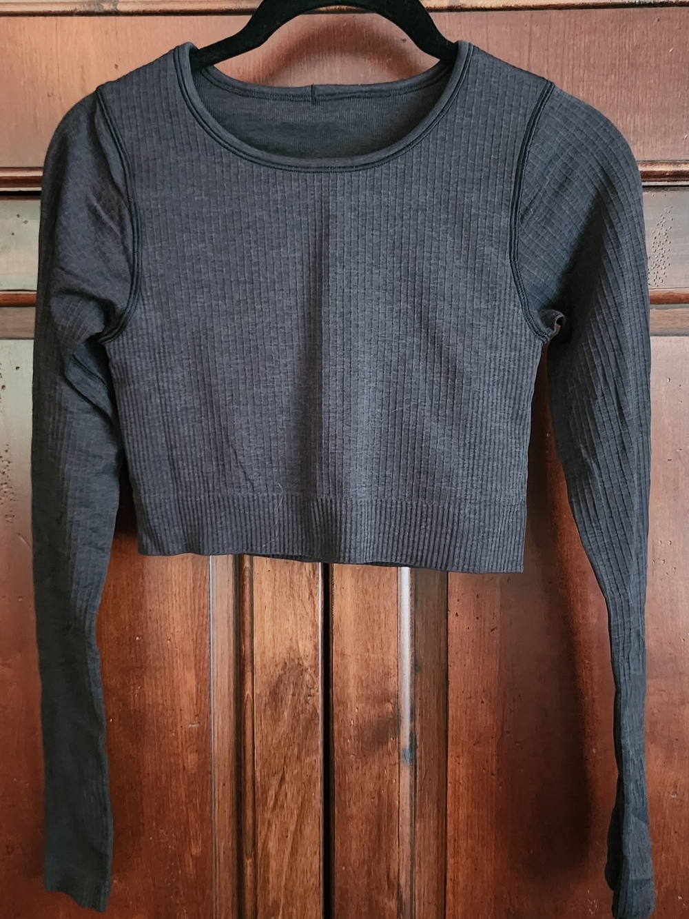 Lululemon Ebb To Street Ribbed Long-Sleeve Crop Top - Black/Grey. Size 4.